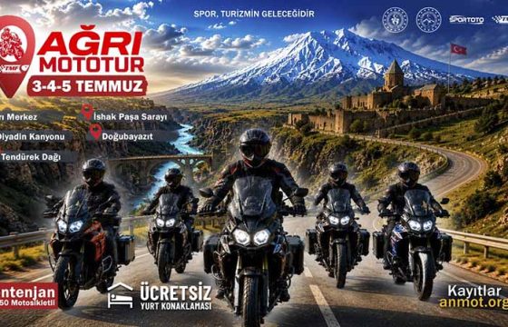 Ağrı Dağı eteklerinde motosiklet sürüşü yapan katılımcılar