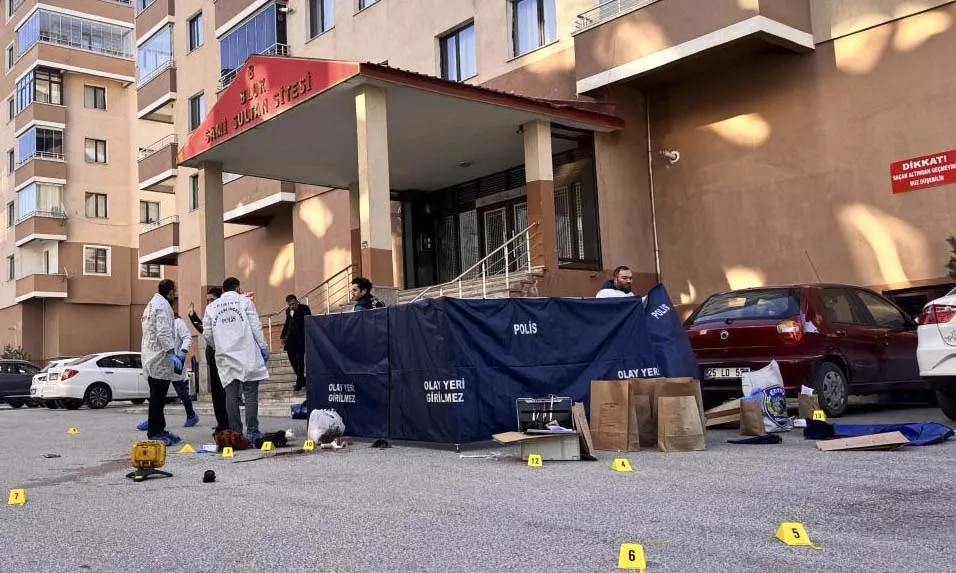 Erzurum’da Tartıştığı Kadını Öldüren Şahıs Aynı Silahla İntihar Etti