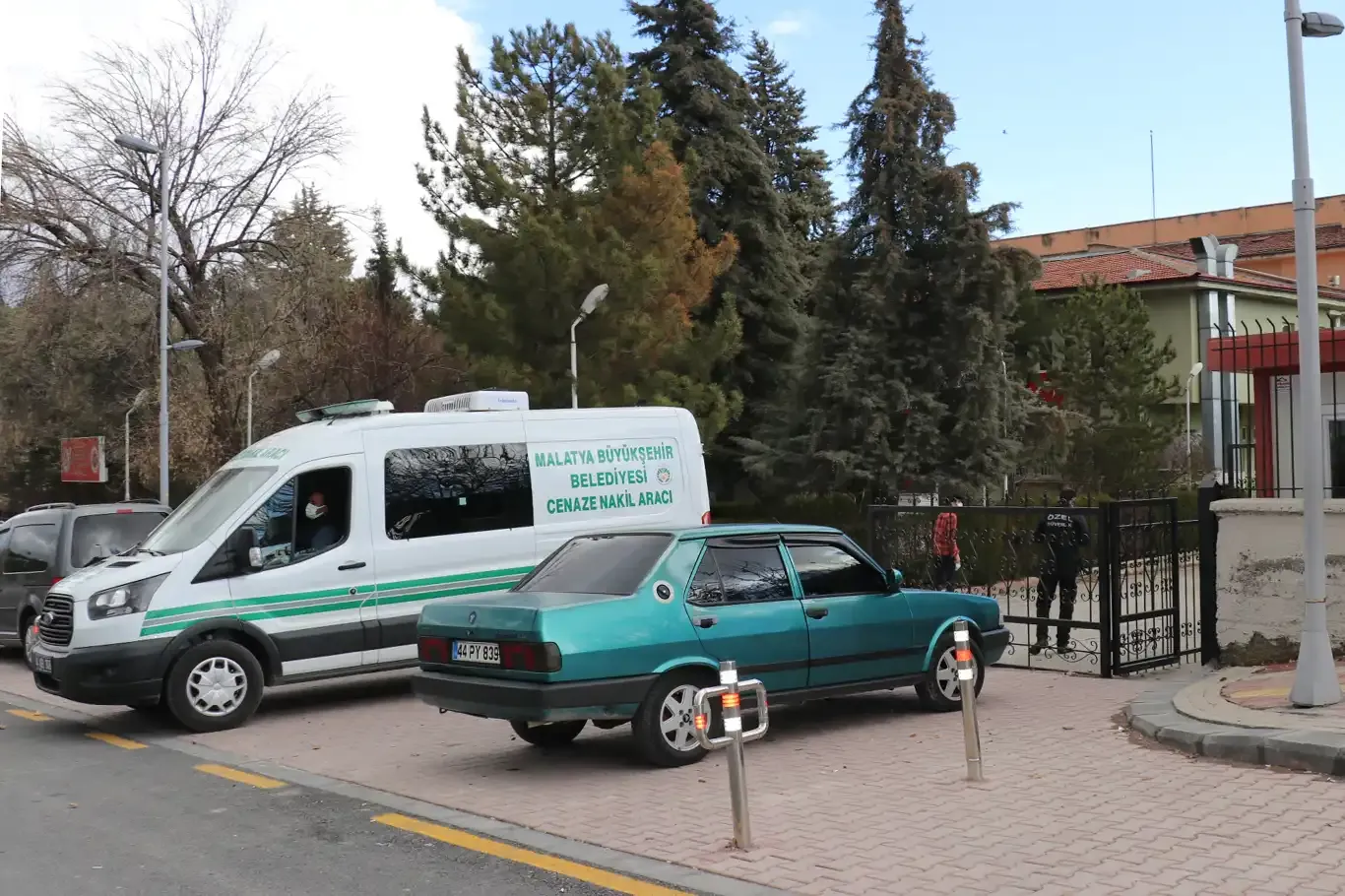 Malatya’da yüksekten düşen kişi hayatını kaybetti